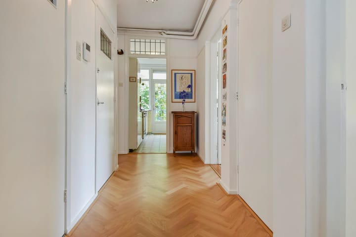 Photo 7 of Larixstraat 50