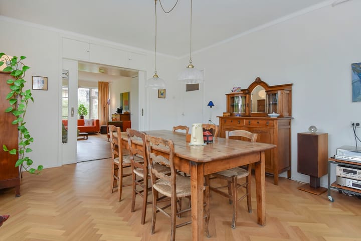 Photo 15 of Larixstraat 50