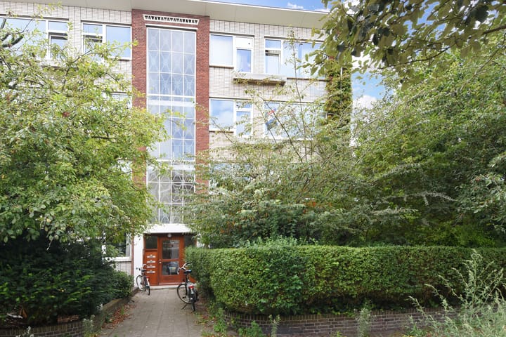 Photo 37 of Larixstraat 50