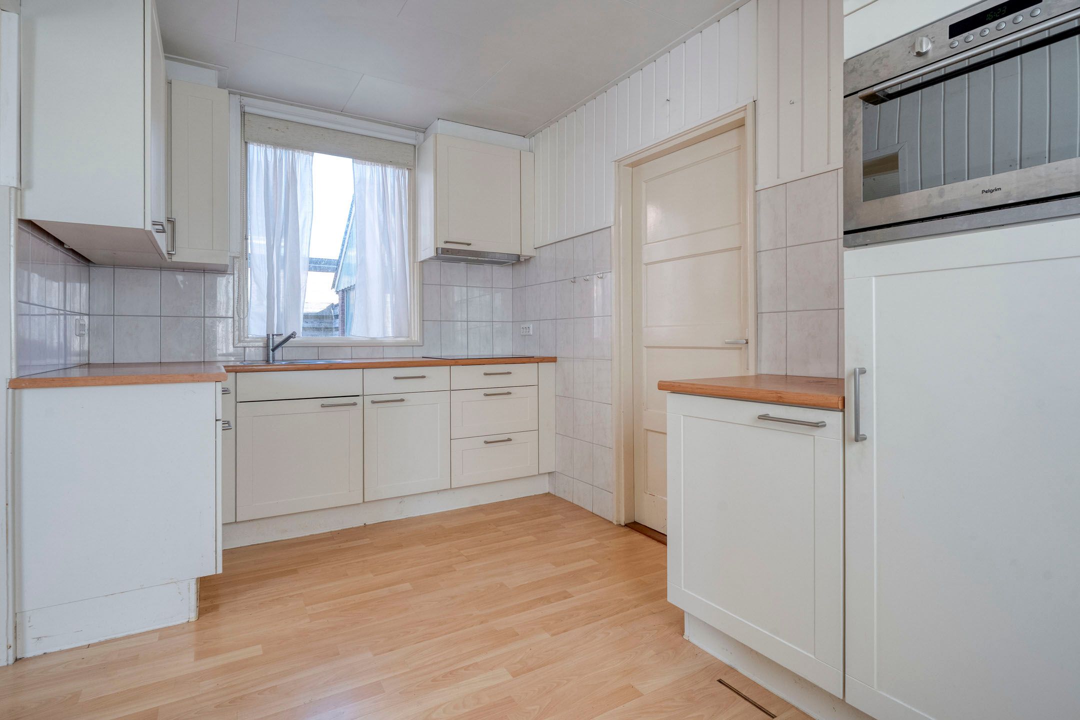 Photo 3 of Burg. van Veenlaan 29