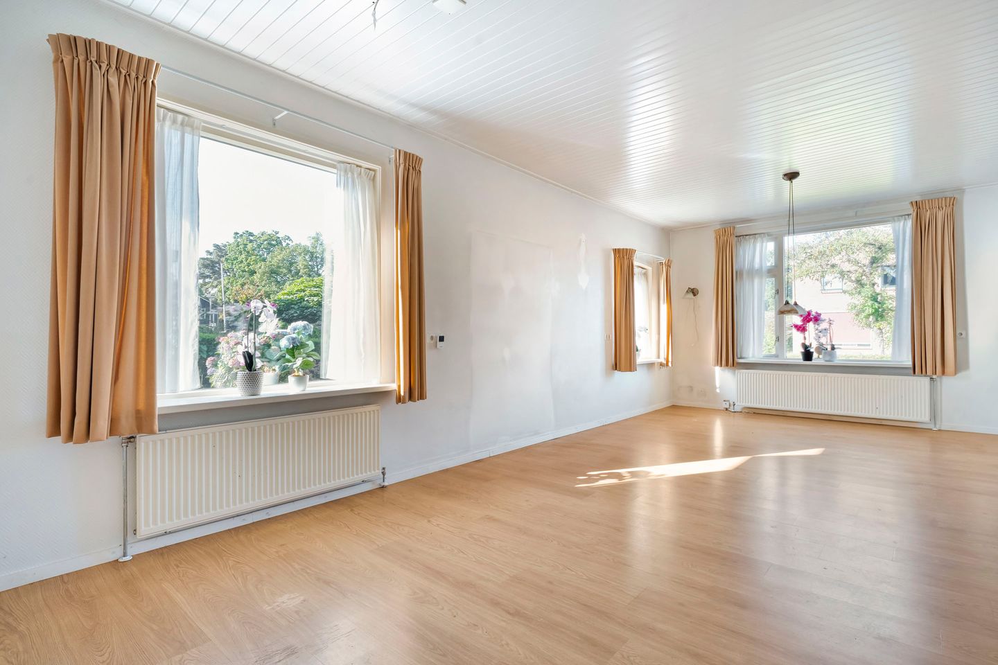 Photo 5 of Burg. van Veenlaan 29