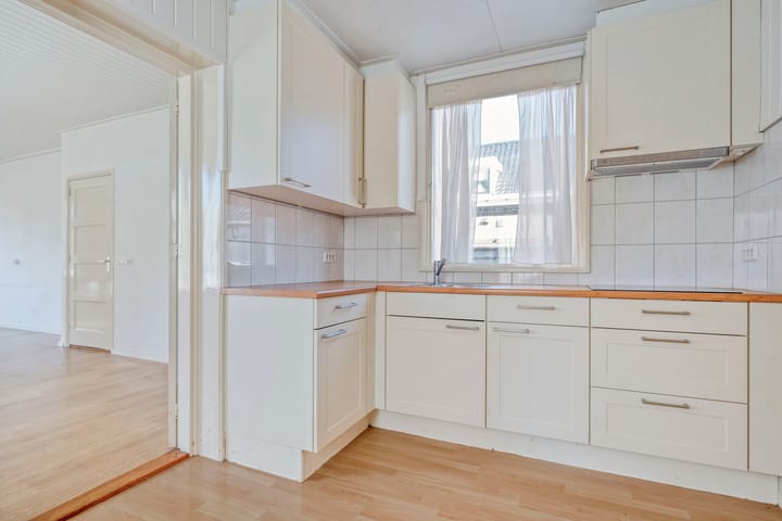 Foto 9 van Burg. van Veenlaan 29