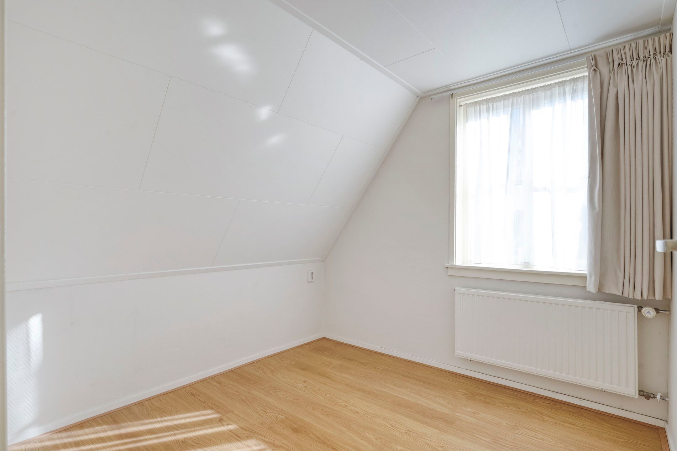 Photo 21 of Burg. van Veenlaan 29