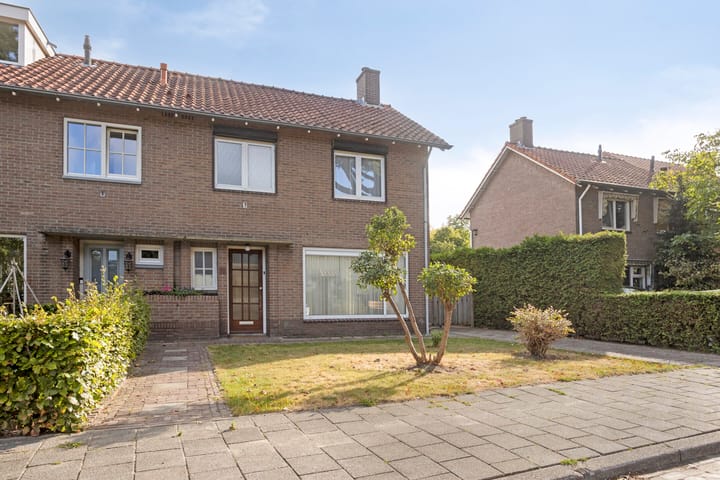 Photo 1 of Nassaustraat 10