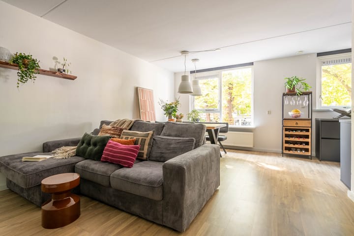 Photo 4 of Haarstraat 90