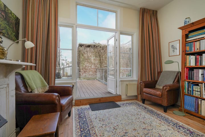 Photo 32 of Symonszstraat 46