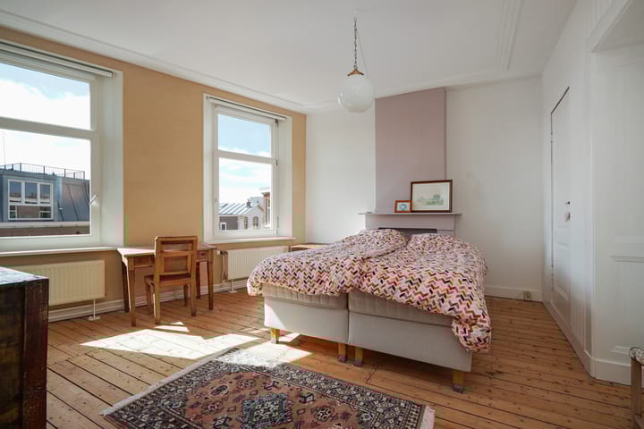 Photo 43 of Symonszstraat 46