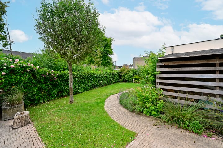 Photo 32 of Meeuwenveld 16