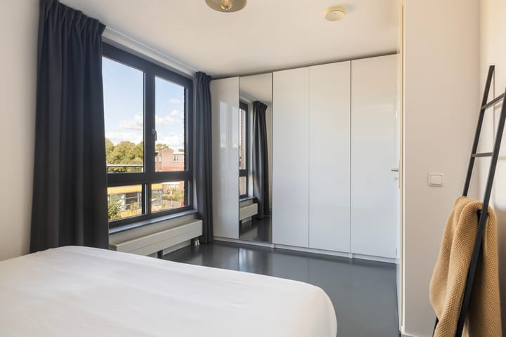 Foto 4 van Alberdingk Thijmstraat 11