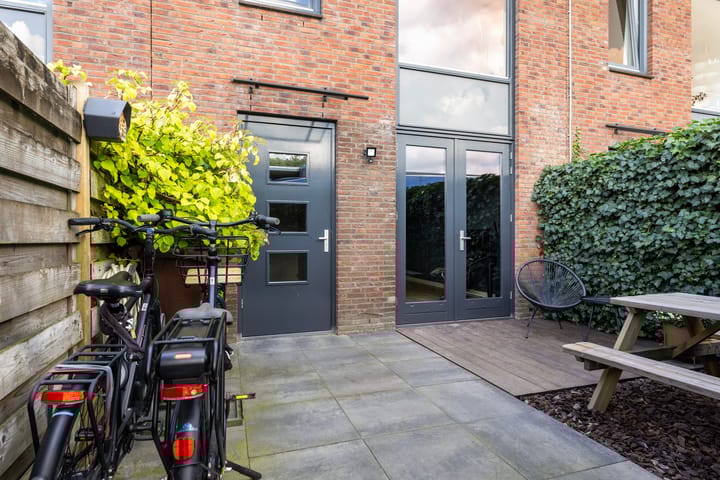 Foto 15 van Alberdingk Thijmstraat 11