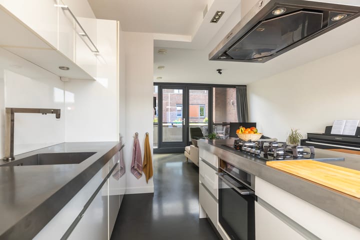 Foto 25 van Alberdingk Thijmstraat 11