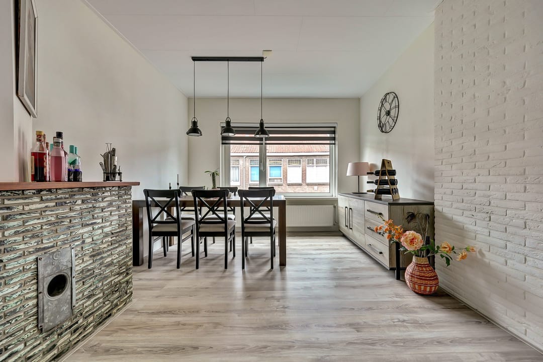 Photo 11 of Camphuijzenstraat 8