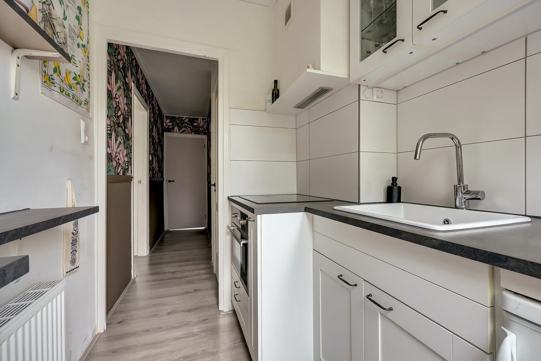 Photo 16 of Camphuijzenstraat 8