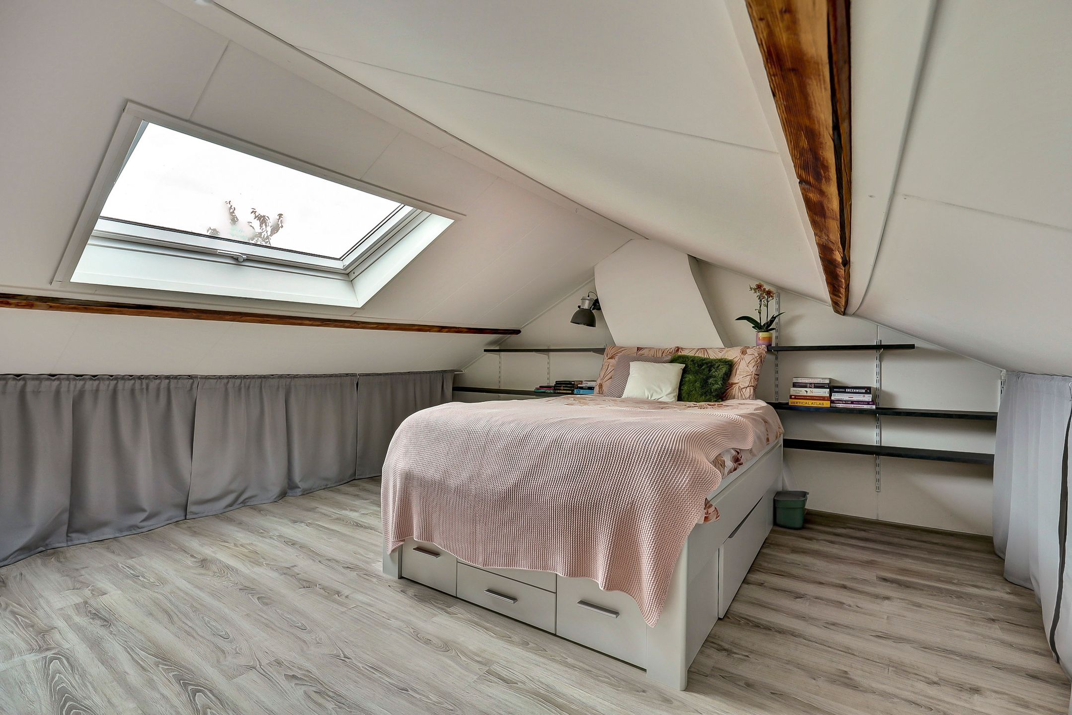 Photo 24 of Camphuijzenstraat 8