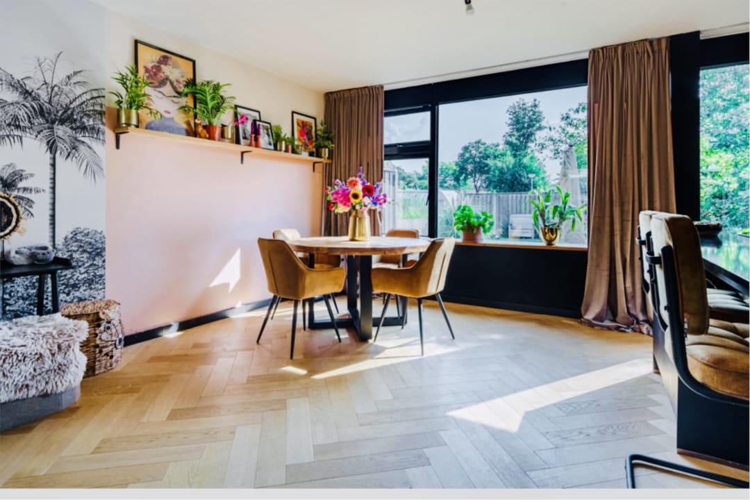 Photo 8 of Heilige Stoel 5901