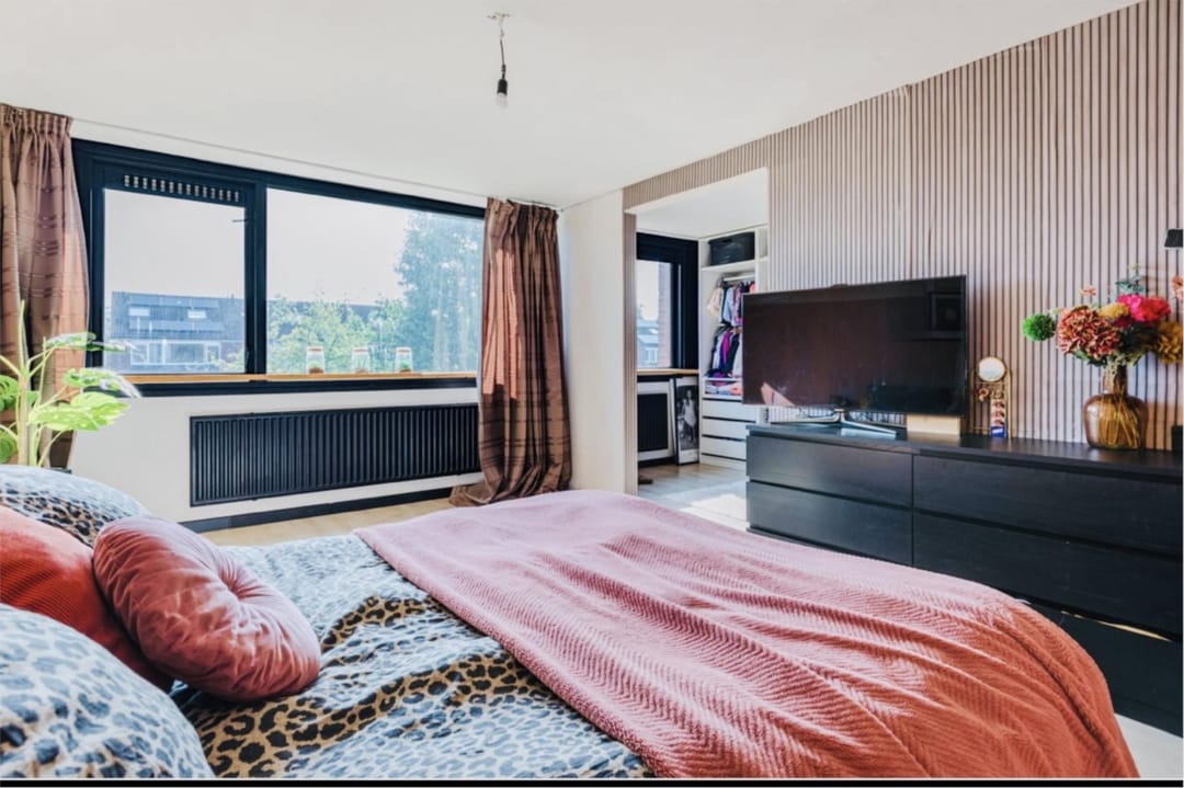 Photo 13 of Heilige Stoel 5901