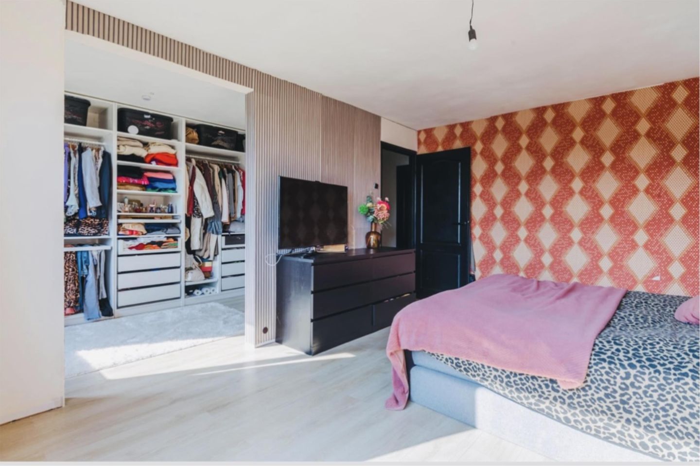 Photo 14 of Heilige Stoel 5901