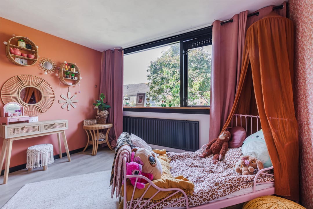 Photo 17 of Heilige Stoel 5901