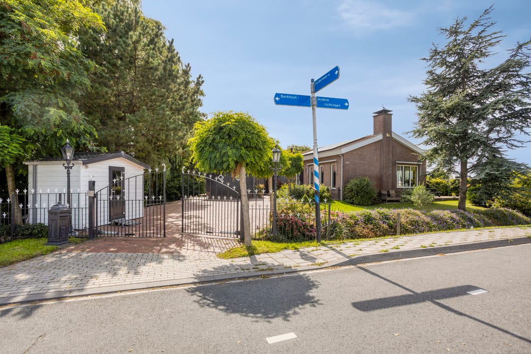 Photo 7 of Westeinde 352