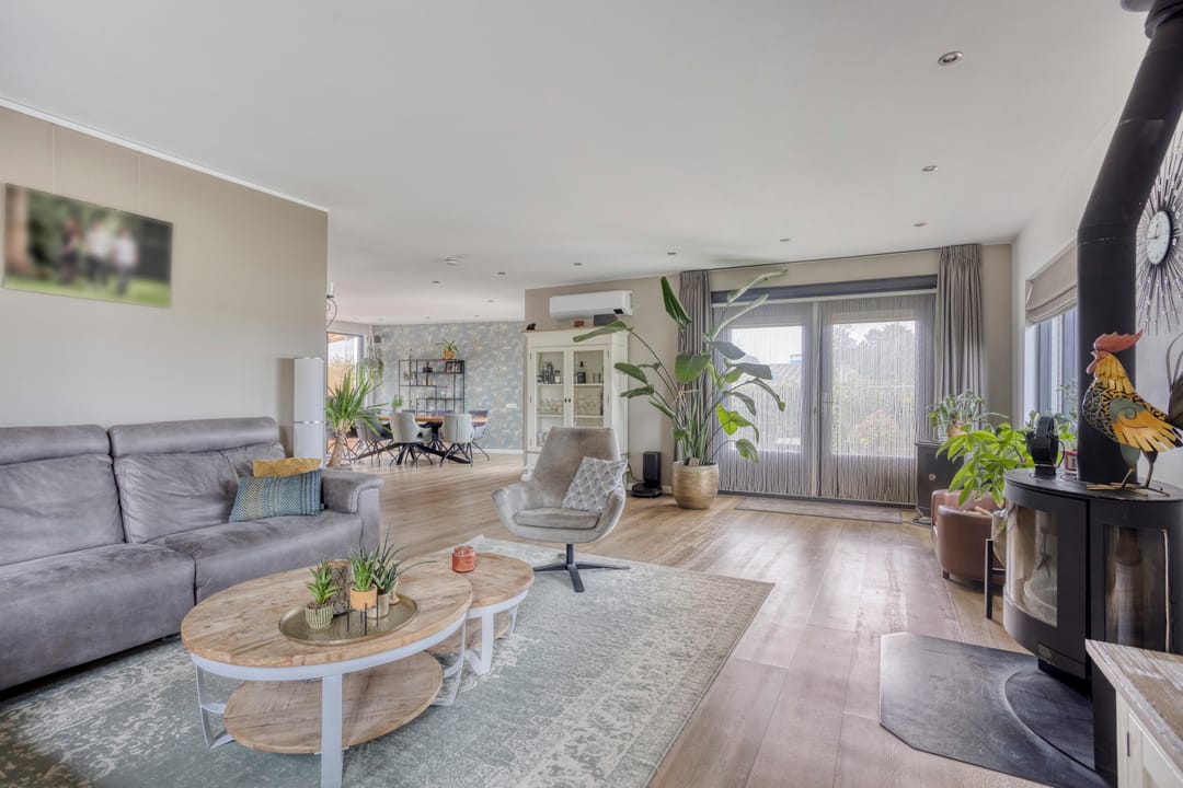 Photo 11 of Westeinde 352