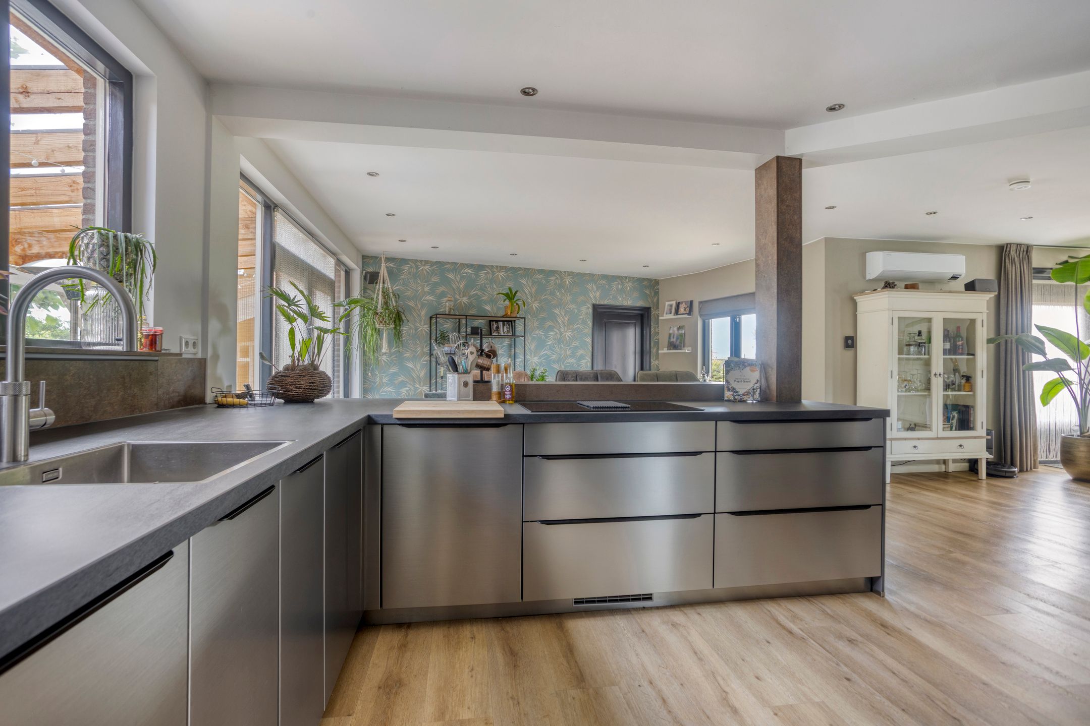 Photo 18 of Westeinde 352