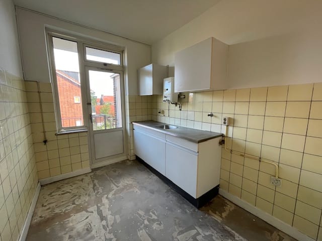 Photo 6 of Sir Winston Churchillln 274