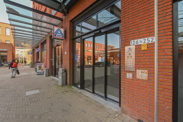 Foto 6 van Simon Carmiggelthof 156