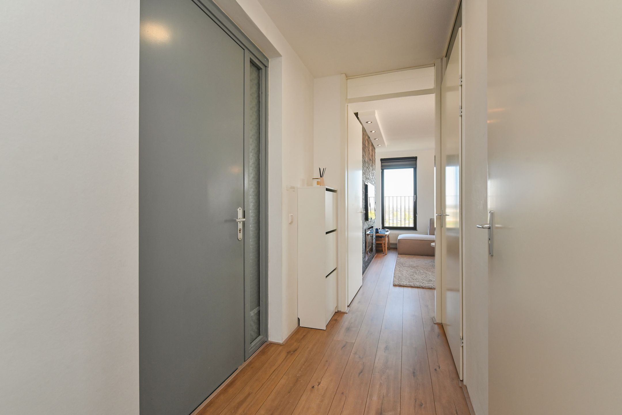 Photo 9 of Simon Carmiggelthof 156