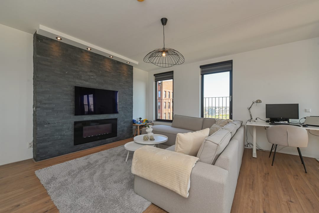 Photo 11 of Simon Carmiggelthof 156