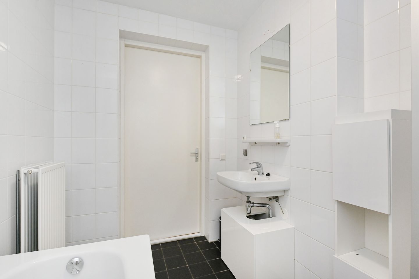 Photo 25 of Simon Carmiggelthof 156