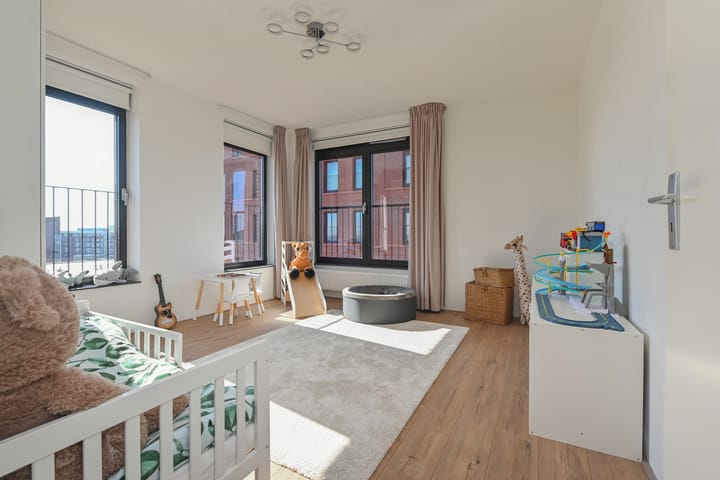 Foto 29 van Simon Carmiggelthof 156