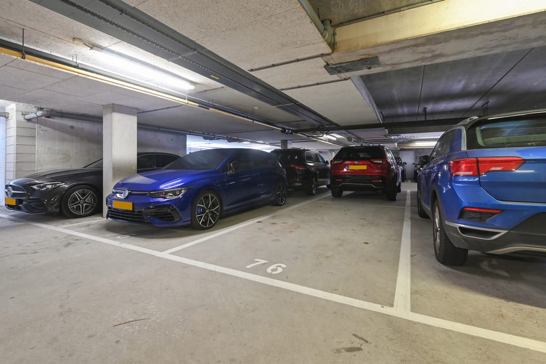 Photo 32 of Simon Carmiggelthof 156