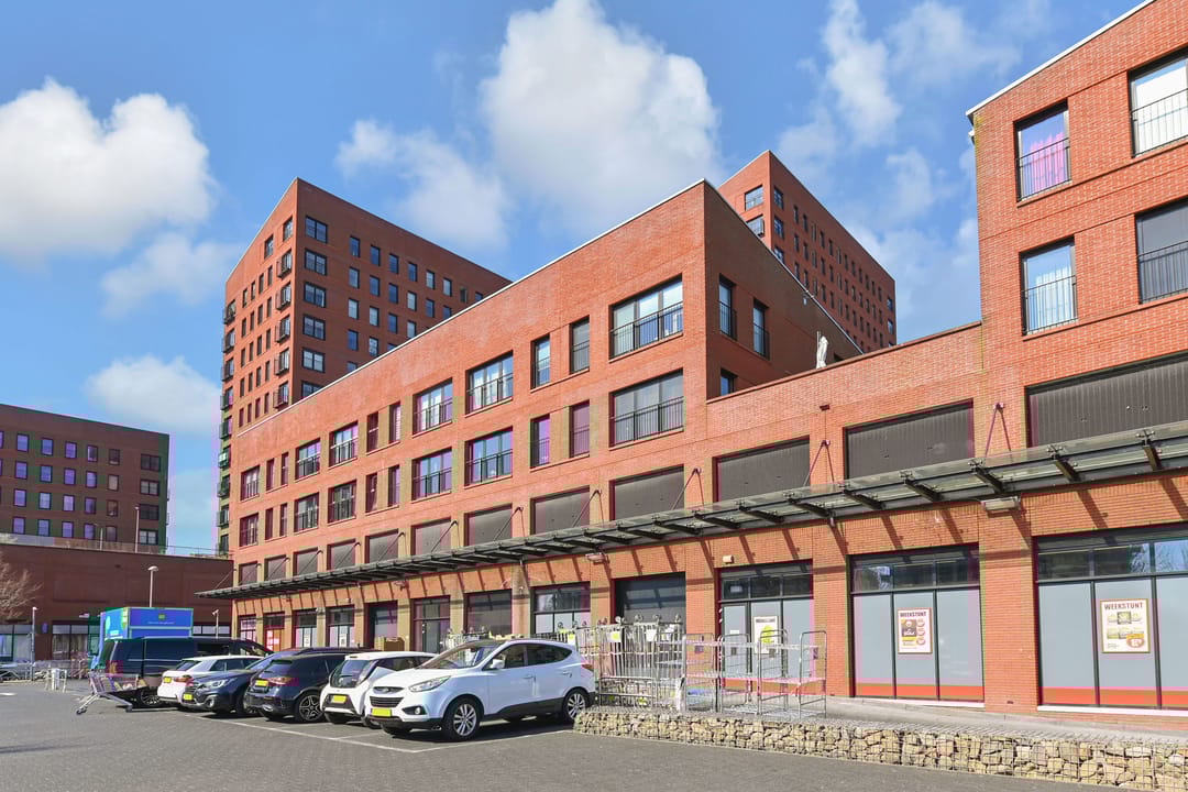 Photo 38 of Simon Carmiggelthof 156