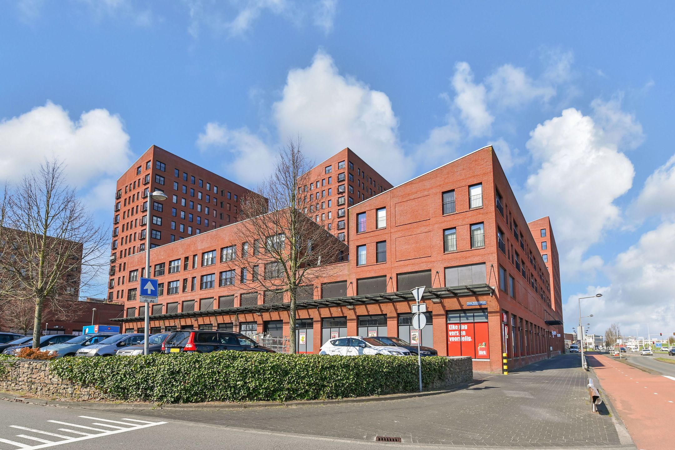 Photo 39 of Simon Carmiggelthof 156