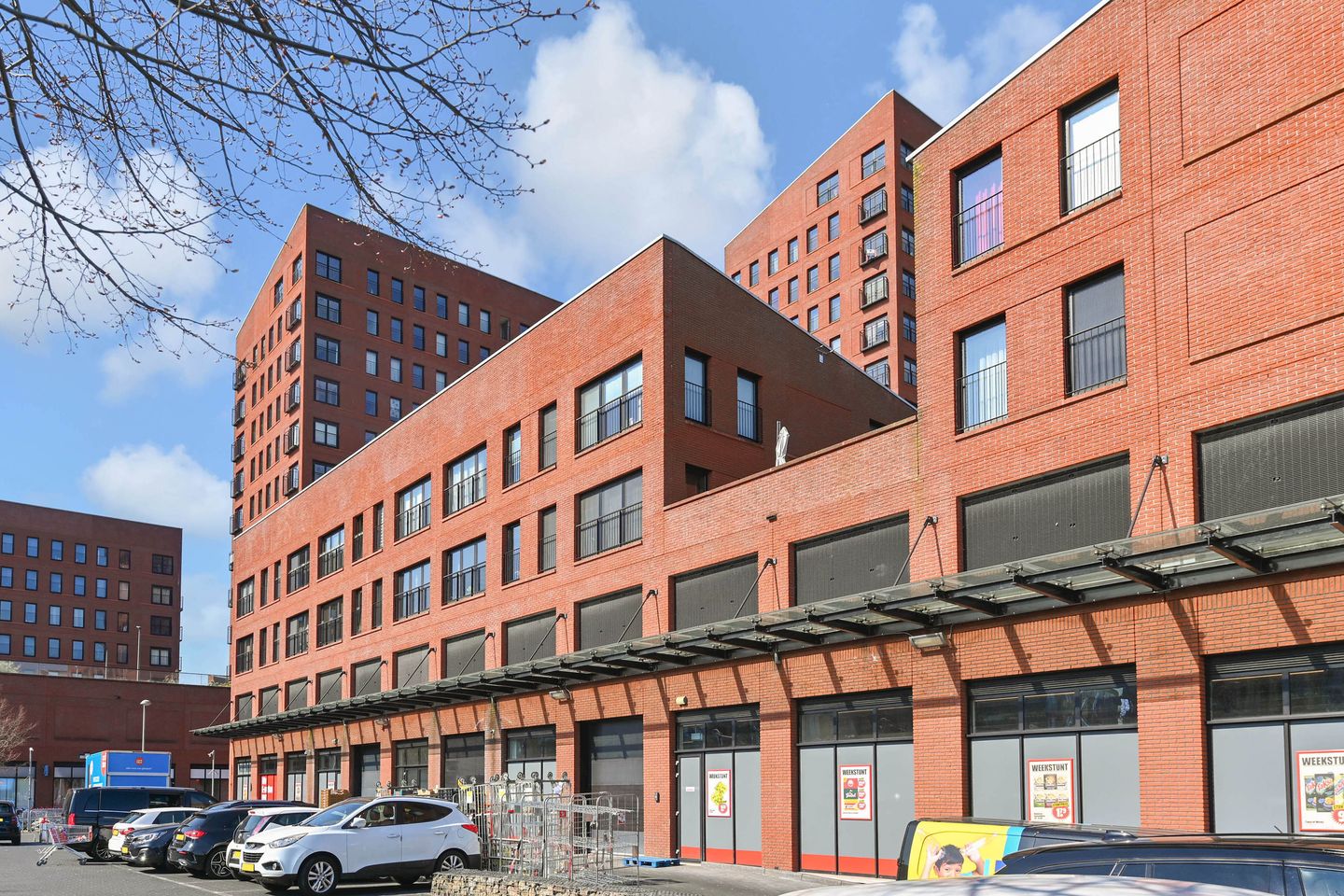 Photo 40 of Simon Carmiggelthof 156