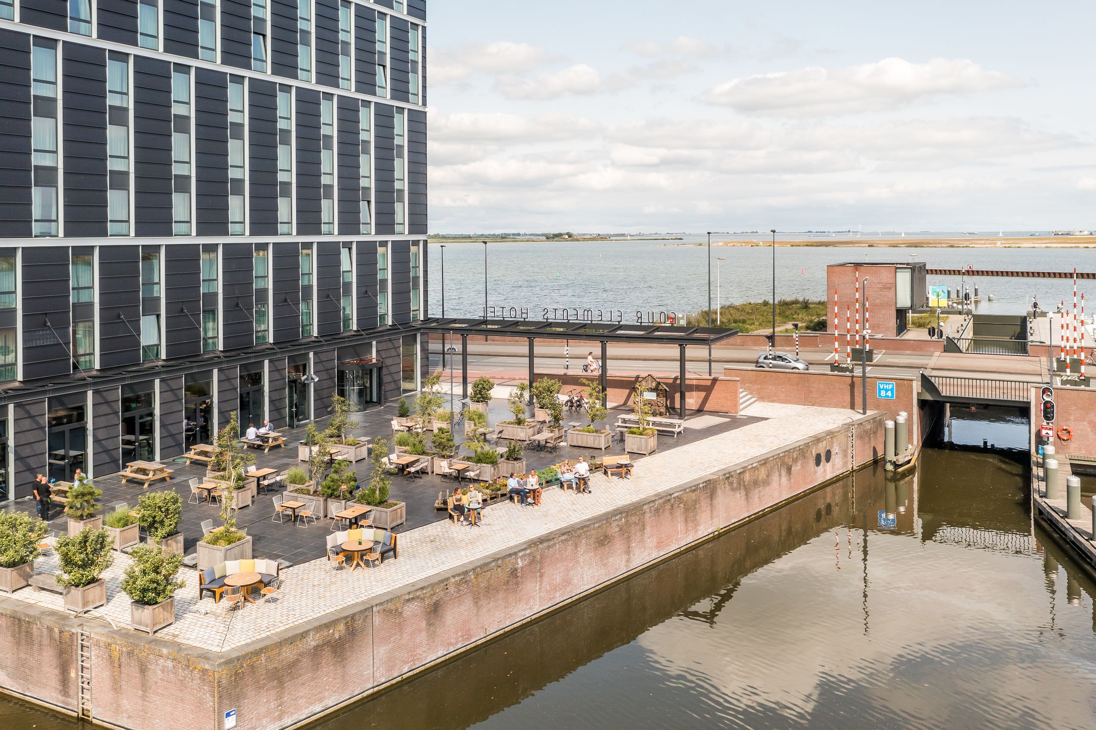 Foto 24 van Emmy Andriessestraat 371