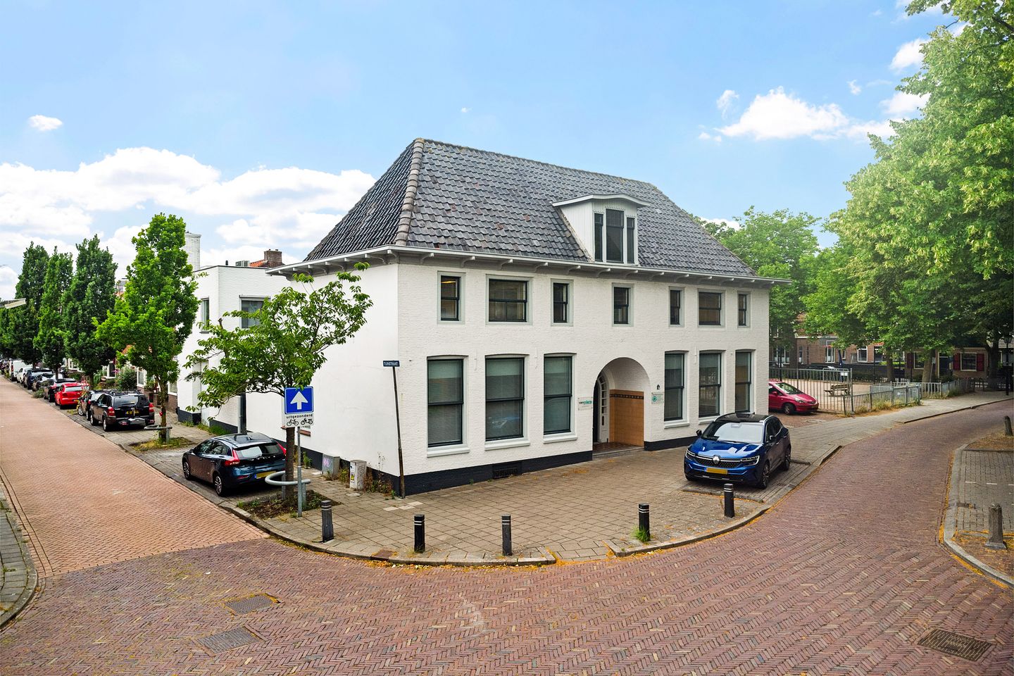 Bekijk foto 1 van Tuinstraat 6