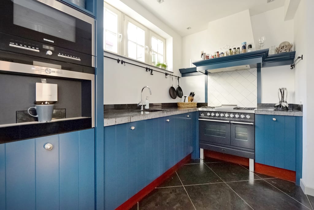 Photo 11 of IJmuidenstraat 52