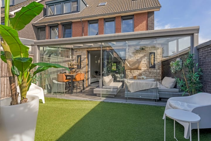 Foto 2 van Hermitage 104