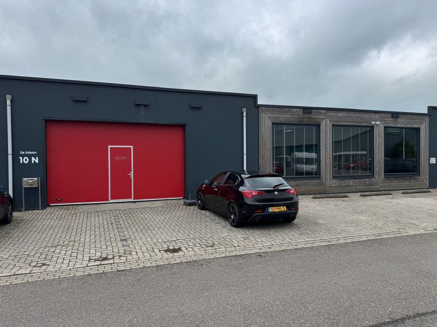 View photo 2 of De Iisbaan 10-n