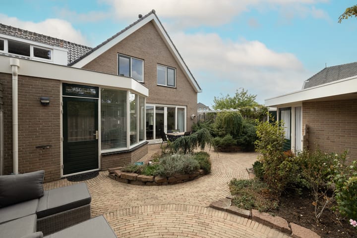 Foto 2 van Vredebestlaan 2