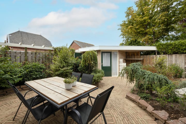 Foto 3 van Vredebestlaan 2