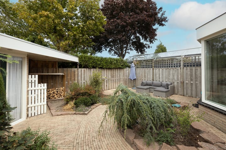 Foto 38 van Vredebestlaan 2