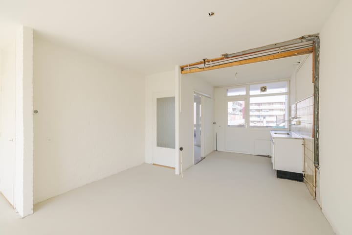 Photo 6 of Jan van Scorelstraat 10