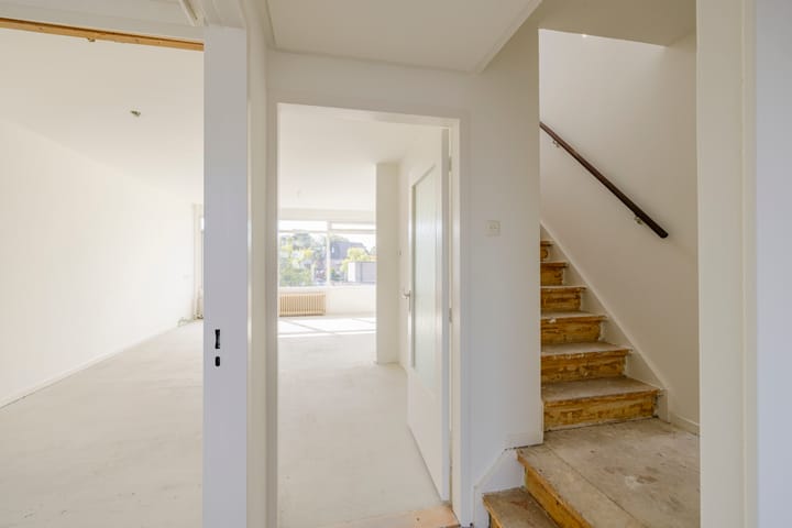 Photo 8 of Jan van Scorelstraat 10