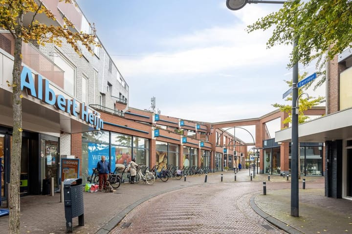 Photo 19 of Corridor 55