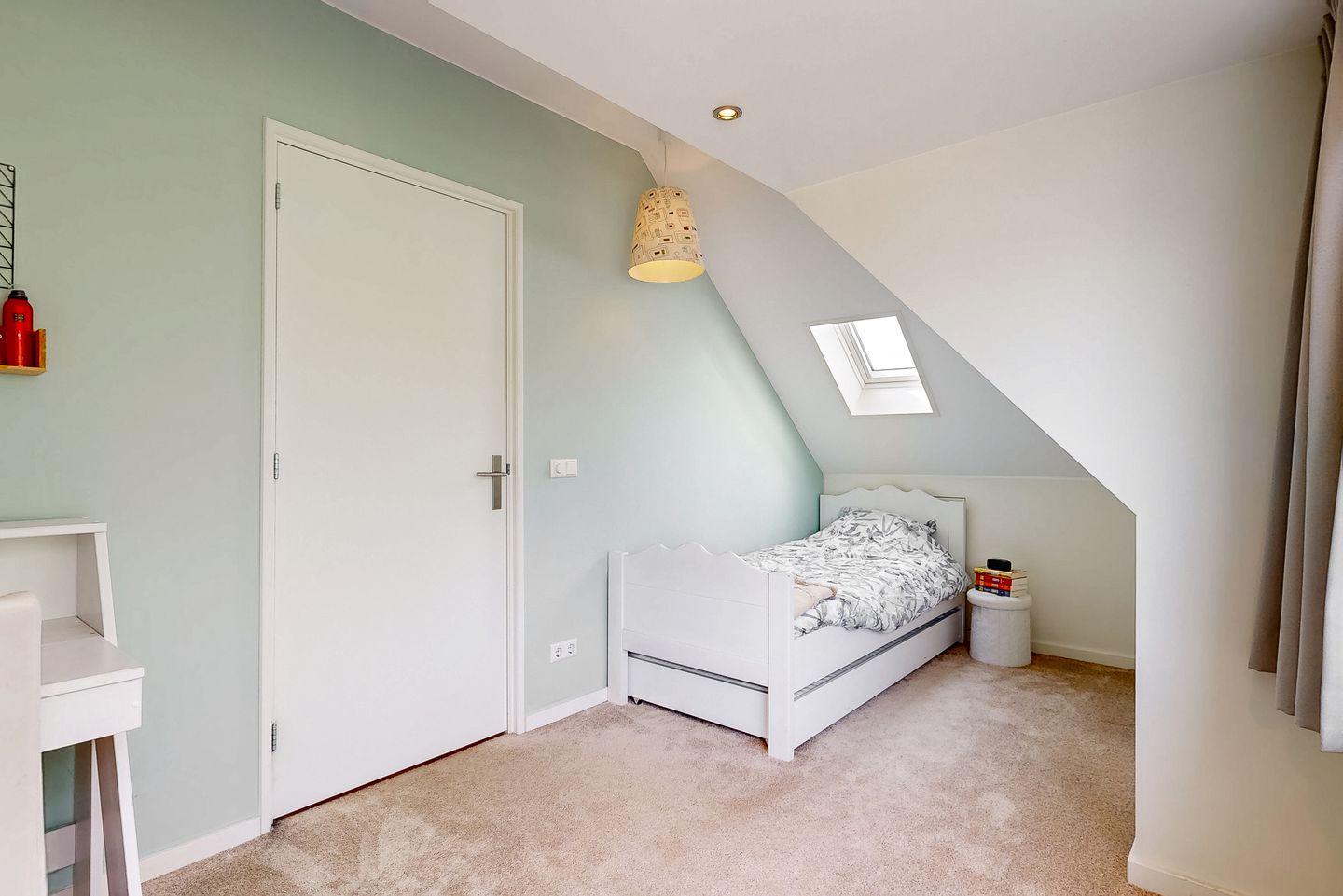 Foto 34 van Burgemeester Van der Hoevenlaan 52