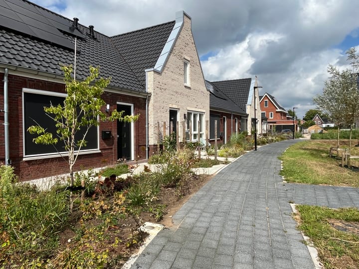 Photo 2 of Marga Klompéstraat 62