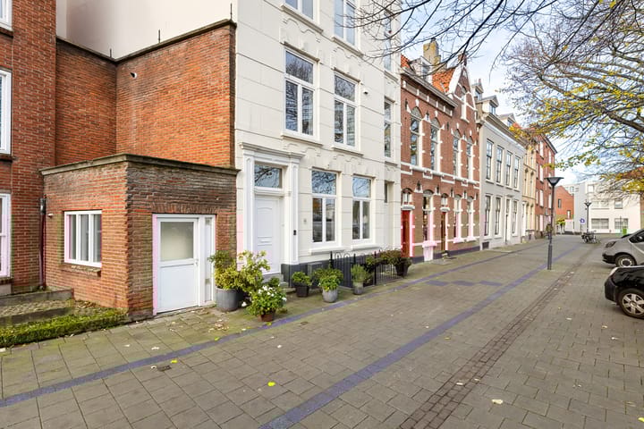 Photo 6 of Wilhelminastraat 67-A