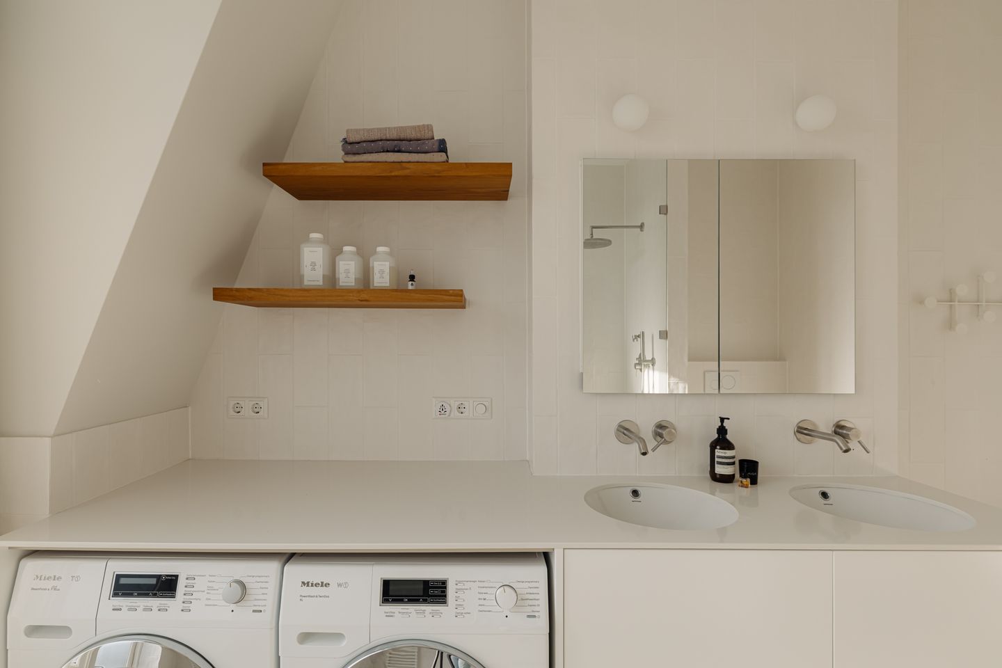 Foto 49 van Surinamestraat 32